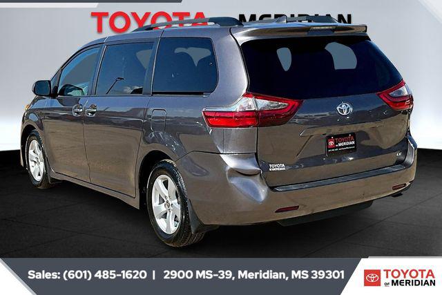 2020 Toyota Sienna LE 2020 Toyota Sienna LE