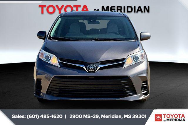 2020 Toyota Sienna LE 2020 Toyota Sienna LE