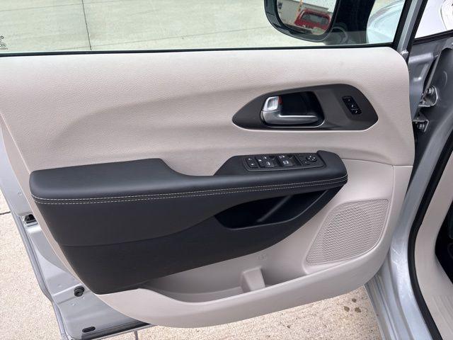 2024 Chrysler Pacifica Touring L 2024 Chrysler Pacifica Touring L