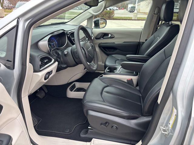 2024 Chrysler Pacifica Touring L 2024 Chrysler Pacifica Touring L