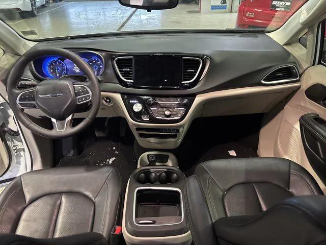 2024 Chrysler Pacifica Touring L 2024 Chrysler Pacifica Touring L