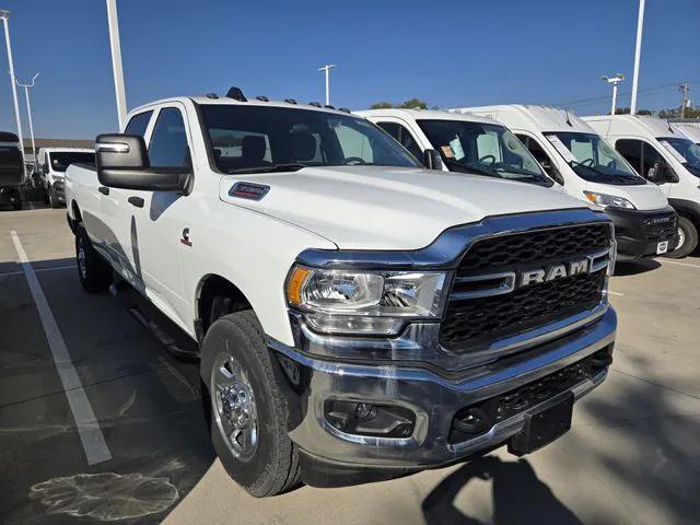 2023 RAM 3500 Tradesman Crew Cab 4x4 8 Box