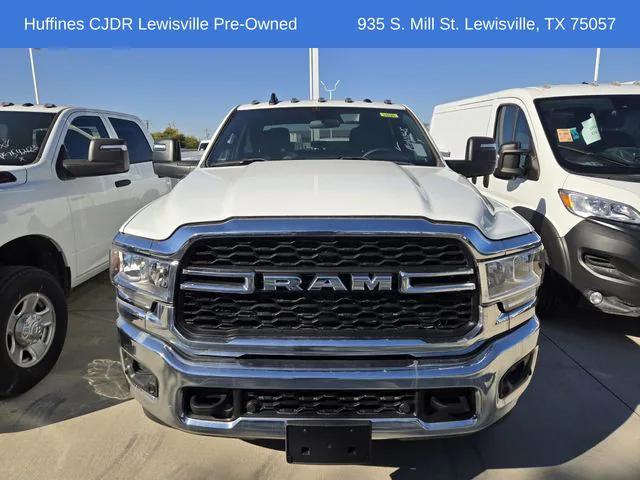 2023 RAM 3500 Tradesman Crew Cab 4x4 8 Box