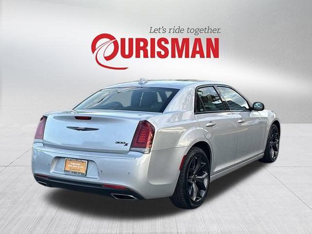 2023 Chrysler 300 300S 2023 Chrysler 300 300S