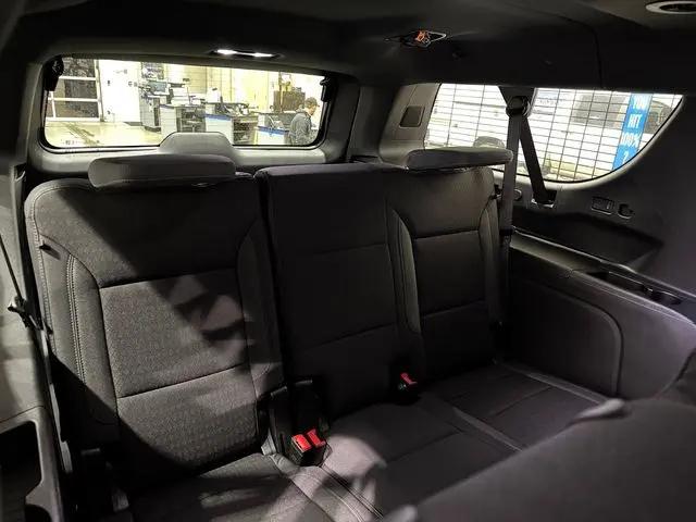 2026 Chevrolet Suburban LS, 4WD