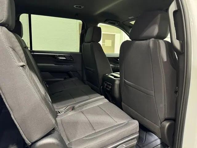 2026 Chevrolet Suburban LS, 4WD