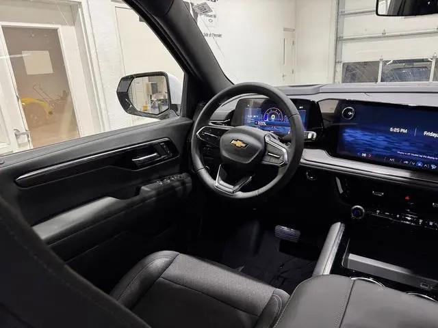 2026 Chevrolet Suburban LS, 4WD