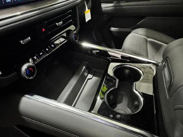 2026 Chevrolet Suburban LS, 4WD