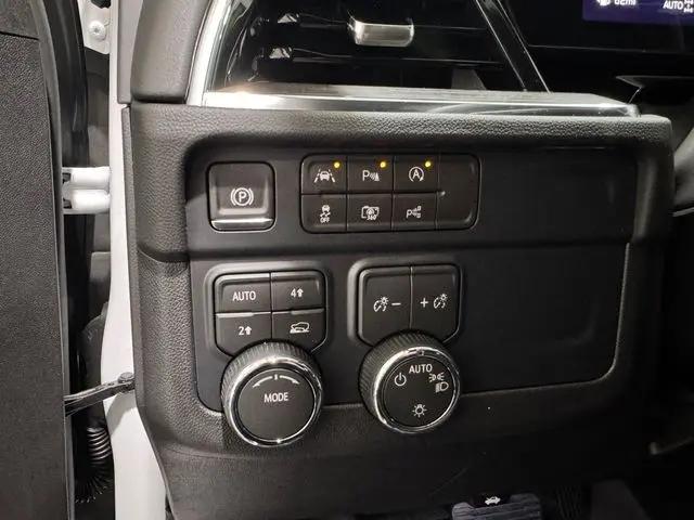 2026 Chevrolet Suburban LS, 4WD