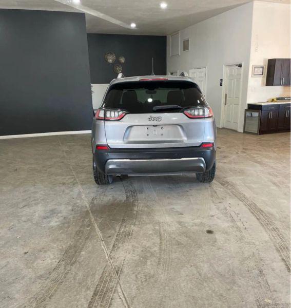 2020 Jeep Cherokee Limited FWD