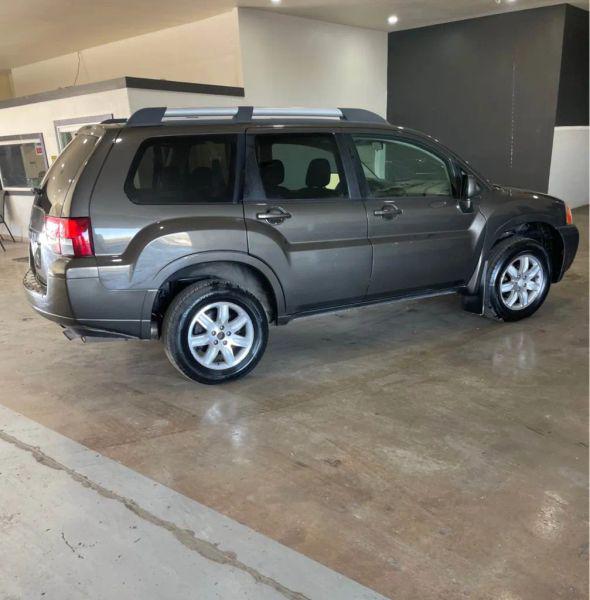 2011 Mitsubishi Endeavor LS