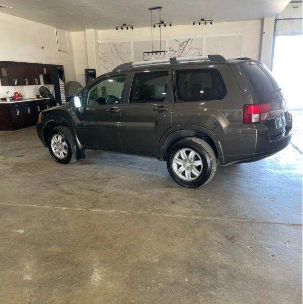 2011 Mitsubishi Endeavor LS