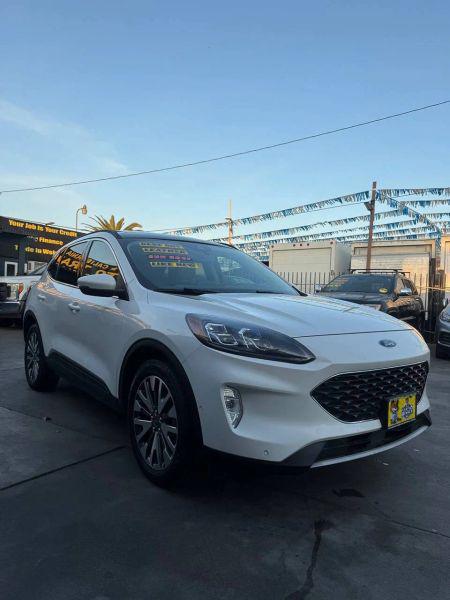 2020 Ford Escape Titanium