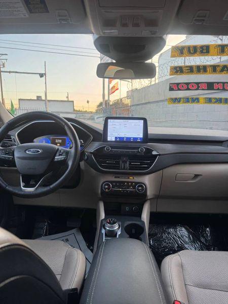 2020 Ford Escape Titanium