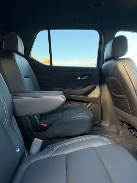 2023 Chevrolet Traverse FWD LT Leather
