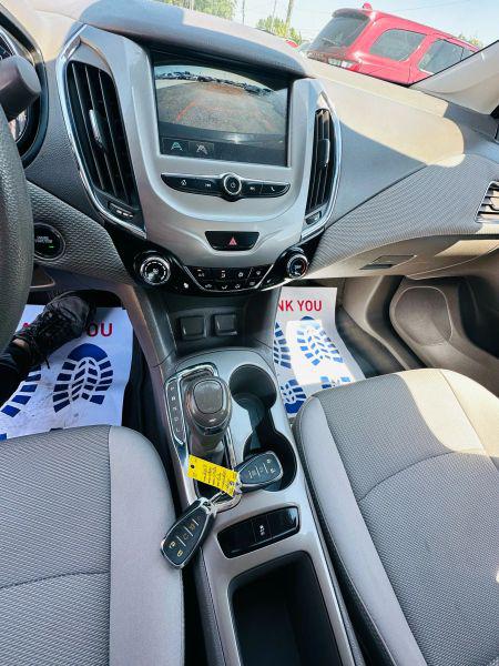 2017 Chevrolet Cruze LT Auto