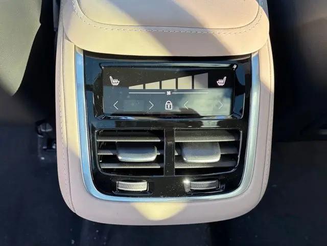 2026 Volvo XC90 Plus, B6 AWD Gas (mild hybrid), Gasoline, Bright, 7 Seats