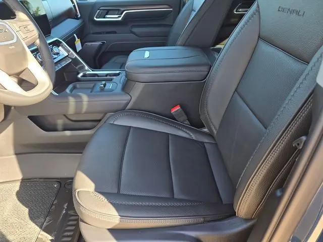 2026 GMC Sierra 2500HD Crew Cab, Standard Bed, Denali, 4WD