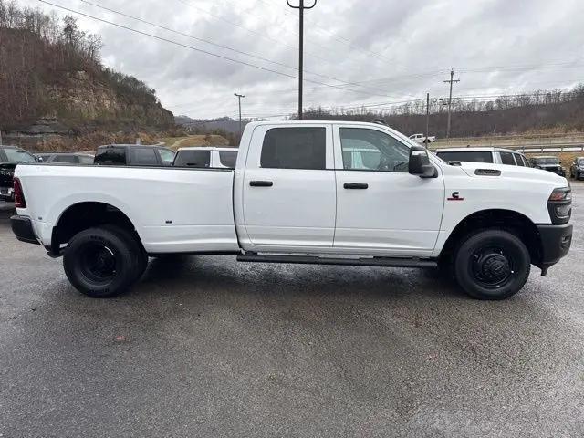 2026 Ram 3500 Tradesman Crew Cab 4x4 8' Box