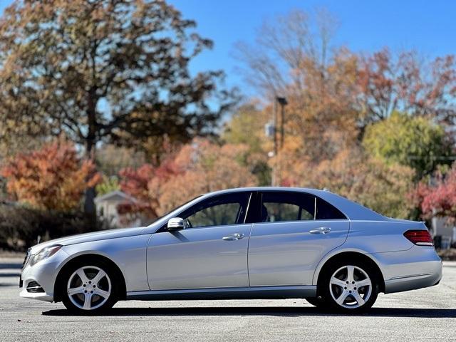 2016 Mercedes-Benz E 350 4dr Sdn E 350 Luxury 4MATIC