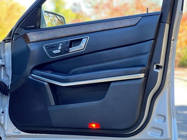 2016 Mercedes-Benz E 350 4dr Sdn E 350 Luxury 4MATIC