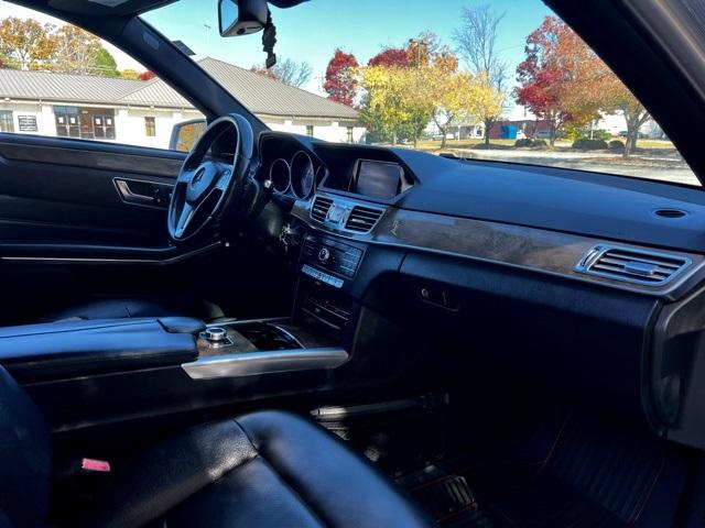 2016 Mercedes-Benz E 350 4dr Sdn E 350 Luxury 4MATIC