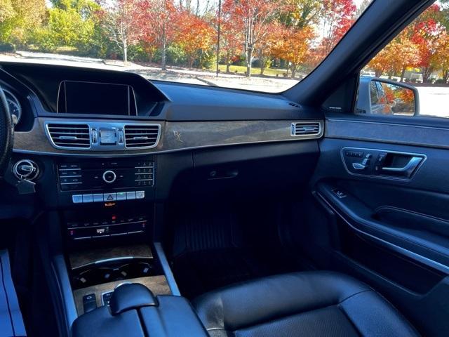 2016 Mercedes-Benz E 350 4dr Sdn E 350 Luxury 4MATIC