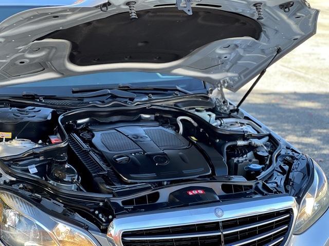 2016 Mercedes-Benz E 350 4dr Sdn E 350 Luxury 4MATIC