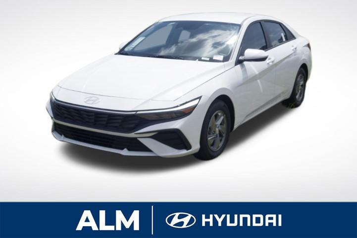 2026 Hyundai Elantra SE's photo