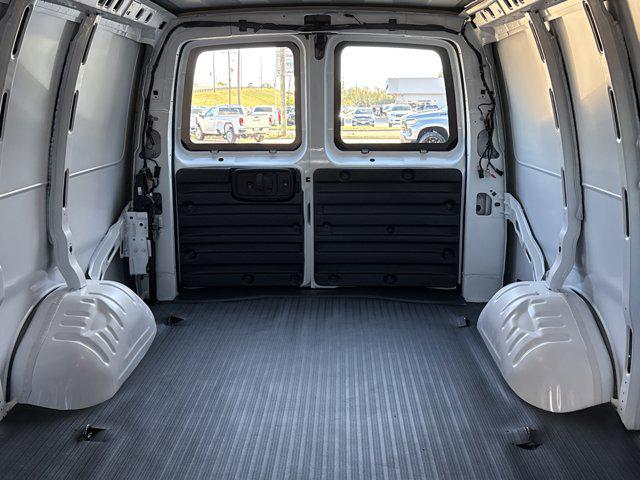 2025 GMC Savana Cargo RWD 2500 Extended Wheelbase Work Van