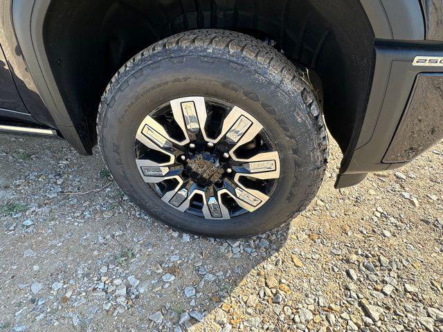 2026 GMC Sierra 2500HD Crew Cab, Standard Bed, Denali, 4WD