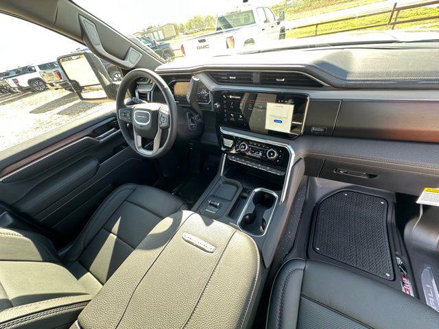 2026 GMC Sierra 2500HD Crew Cab, Standard Bed, Denali, 4WD