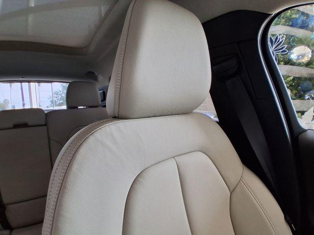 2026 Volvo XC40 Plus, B5 AWD Gas (mild hybrid), Dark