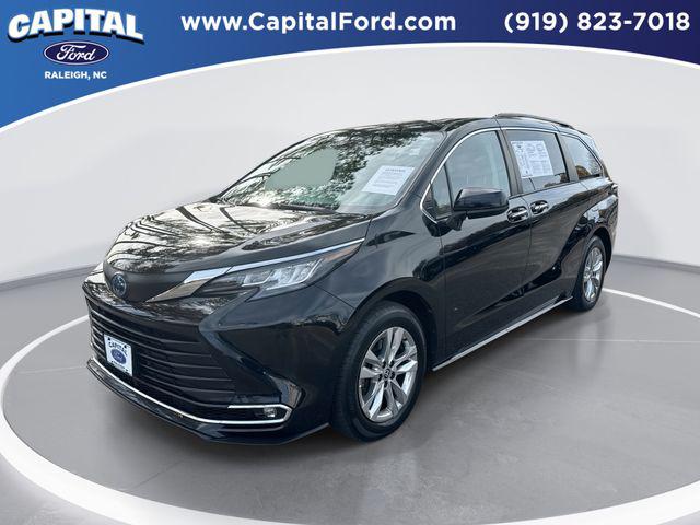 2022 Toyota Sienna XLE 2022 Toyota Sienna XLE