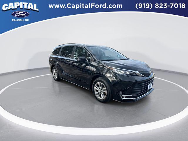 2022 Toyota Sienna XLE 2022 Toyota Sienna XLE