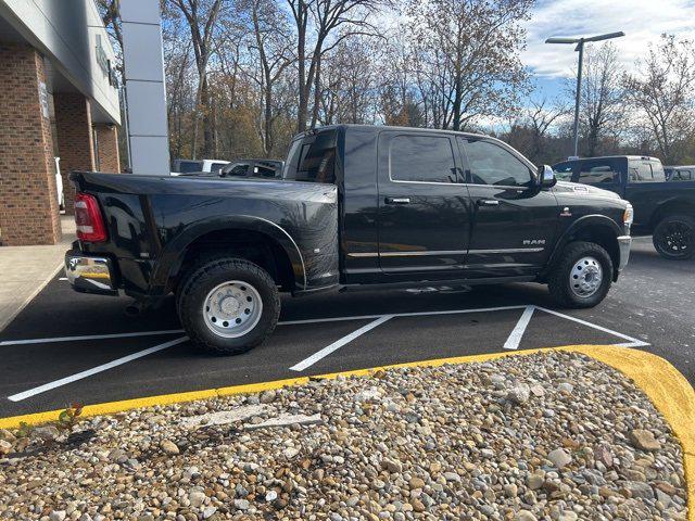 2019 RAM 3500 Limited Mega Cab 4x4 64 Box 2019 RAM 3500 Limited Mega Cab 4x4 64 Box
