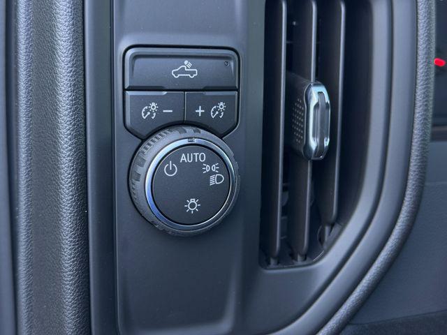 2026 Chevrolet Silverado 1500 2WD Crew Cab Short Bed Custom
