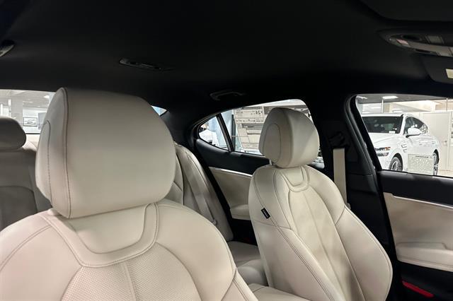 2026 Genesis G70 2.5T RWD