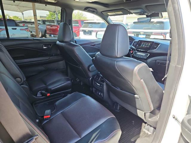 2022 Honda Pilot AWD Black Edition