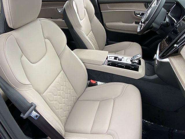 2026 Volvo XC90 Plus, B6 AWD Gas (mild hybrid), Gasoline, Bright, 7 Seats