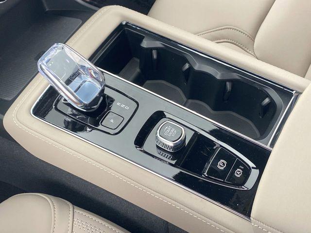2026 Volvo XC90 Plus, B6 AWD Gas (mild hybrid), Gasoline, Bright, 7 Seats