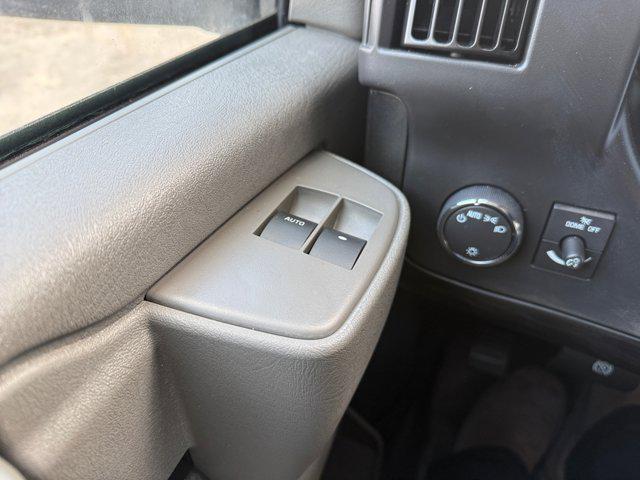 2025 Chevrolet Express Cutaway Work Van