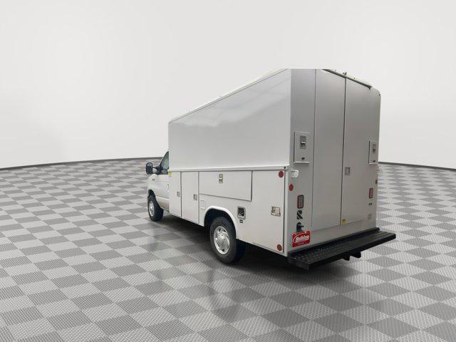 2026 Ford E-350 Cutaway Base
