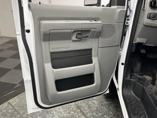 2026 Ford E-350 Cutaway Base