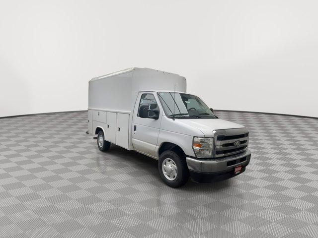 2026 Ford E-350 Cutaway Base