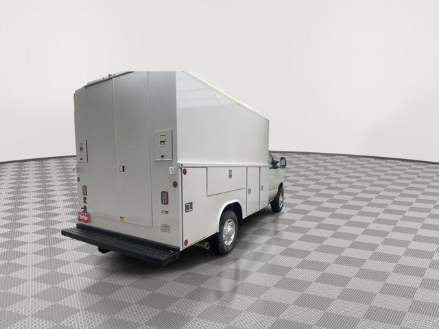 2026 Ford E-350 Cutaway Base