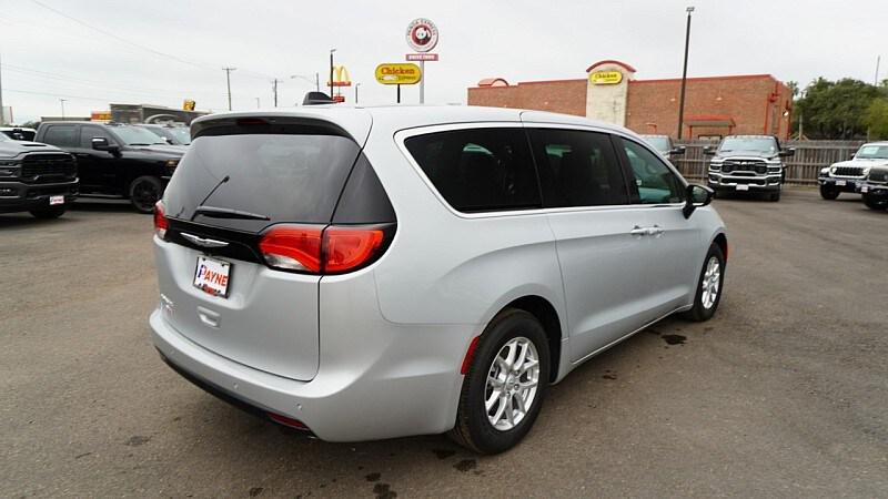 2026 Chrysler Voyager LX