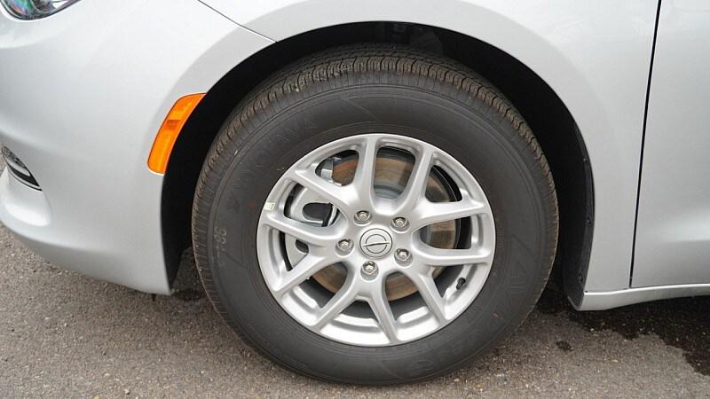 2026 Chrysler Voyager LX