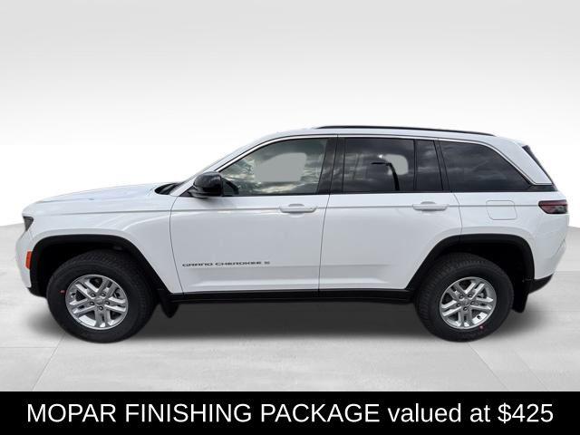 2025 Jeep Grand Cherokee GRAND CHEROKEE LAREDO 4X2