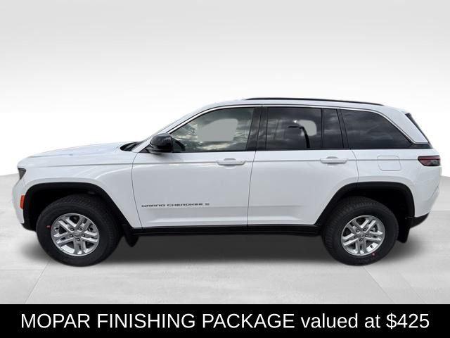 2025 Jeep Grand Cherokee GRAND CHEROKEE LAREDO 4X2